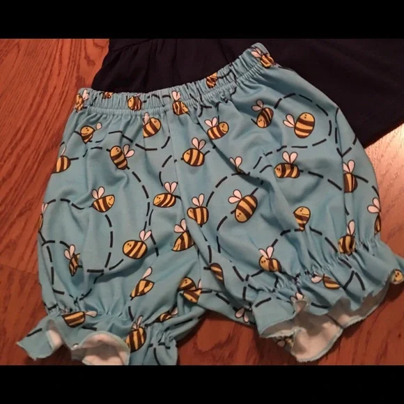 🆕🎀Winnie the Pooh outfit 🎀 - Picture 3 of 3